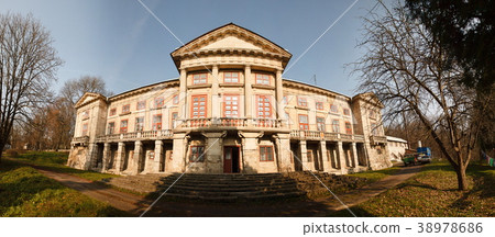 The building of the old ducal palace 38978686