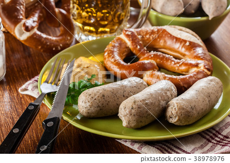 Bavarian breakfast with white sausage 38978976
