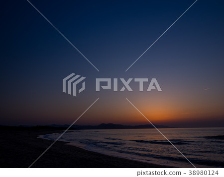 A sunset at the Gaura coast, which is selected as one of the 100 sunset views. A scenic spot at the Kyotango sunset. 38980124