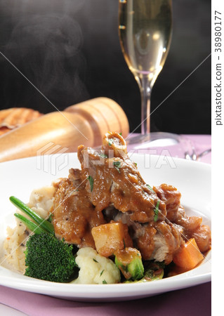 braised pork 38980177