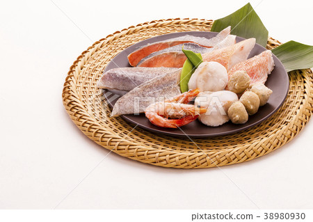 Ingredients for cooking pots Frozen fish 38980930