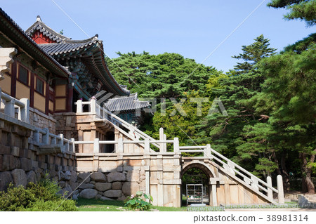 Cheongwon Bridge, Baekwoongyo (National Treasure No.23), Bulguksa Temple, Gyeongju City, Gyeongbuk Province Cheongwon Bridge, Baekwoongyo (National Treasure No.23), Bulguksa Temple, Gyeongju City, Gyeongbuk Province 38981314