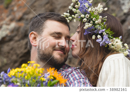 Portrait of a loving couple of hipsters Portrait of a loving couple of hipsters 38982161
