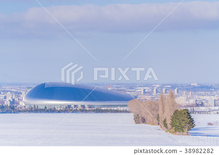從北海道札幌Hitsujigaoka天文台的雪場面在冬天 38982282