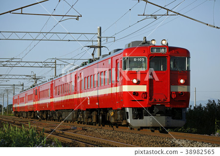 函館幹線上的711系列列車。 2014年9月26日 38982565