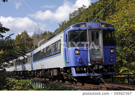 Kiha 183系列1500系列的有限快遞鄂霍次克。 2014年9月26日 Kiha 183系列1500系列的有限快遞鄂霍次克。 2014年9月26日 38982567