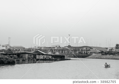 Vintage raft house in river, Uthaithani, Thailand 38982705