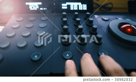 Color grading controller equipment for movie 38982832