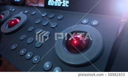 Color grading controller equipment for movie 38982833