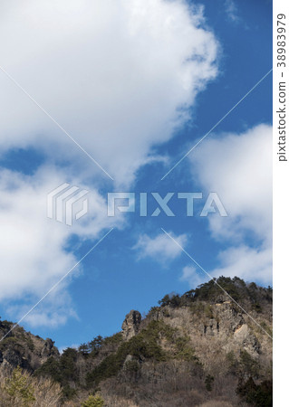 A scenic spot under the 825m name Ryoriyama Ryozen Heaven that rises in the border between Date City, Fukushima Prefecture and Soma City A scenic spot under the 825m name Ryoriyama Ryozen Heaven that rises in the border between Date City, Fukushima Prefecture and Soma City 38983979