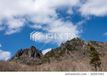 A scenic spot under the 825m name Ryoriyama Ryozen Heaven that rises in the border between Date City, Fukushima Prefecture and Soma City A scenic spot under the 825m name Ryoriyama Ryozen Heaven that rises in the border between Date City, Fukushima Prefecture and Soma City 38983982