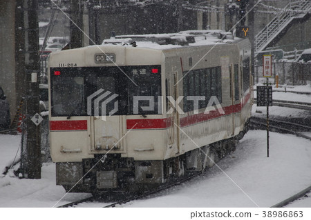 冬天Hakadasen Kiha 110（復興油漆） 38986863