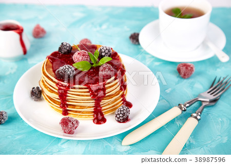 Pancake for breakfast 38987596