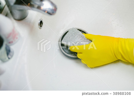 hand in the yellow glove wash sink sponge hand in the yellow glove wash sink sponge 38988108