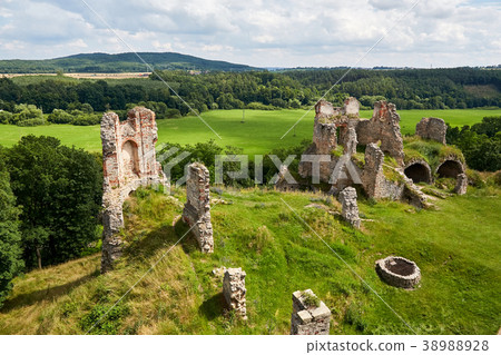 ruins of renaissance castle Zviretice 38988928