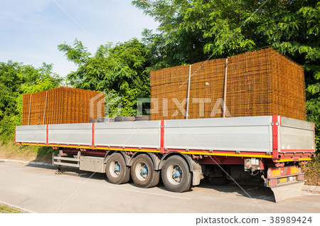 Truck trailer loading meshes for construction. Truck trailer loading meshes for construction. 38989424