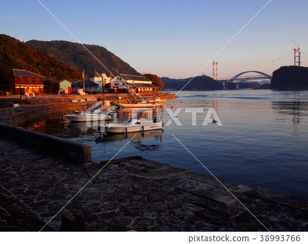 Triangle West Port and Amakusa 1 Bridge 38993766