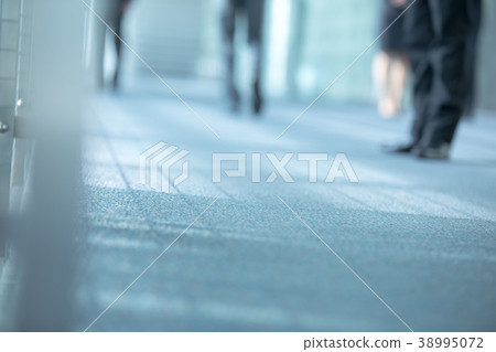Office lobby passage businessman business scene Office lobby passage businessman business scene 38995072