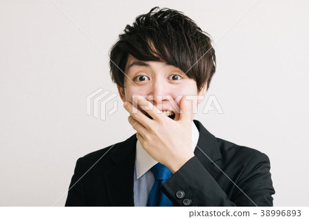 驚訝的商人求職學生 驚訝的商人求職學生 38996893