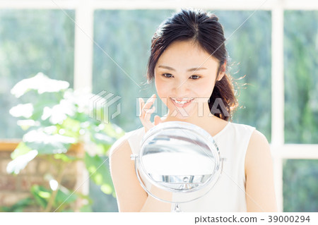Beauty image Female Beauty image Female 39000294
