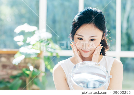 Beauty image Female Beauty image Female 39000295