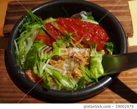 Stone-grilled taco rice 39002878