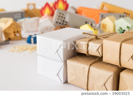 Earthquake relief supplies Damaged areas Natural disasters Collapses Inventory 39003025