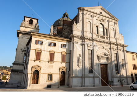 Verona Italy - Church of San Giorgio in Braida 39003139