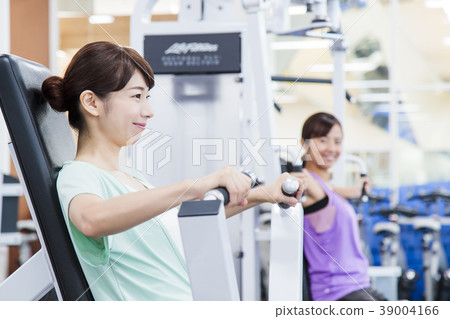 Fitness gym woman exercise 39004166