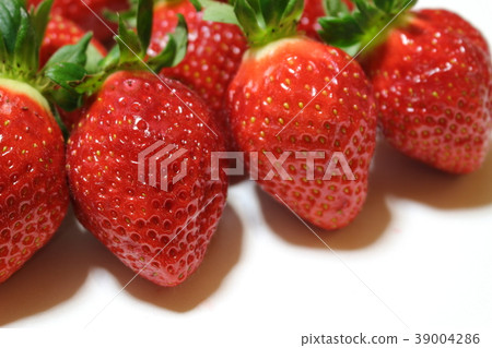 Strawberry (Red Pearl) Strawberry (Red Pearl) 39004286