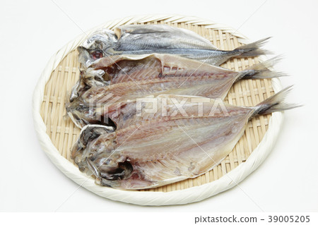 Opening of horse mackerel 39005205