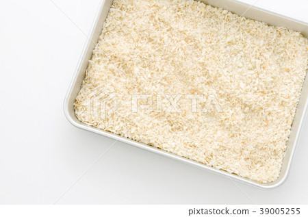 Bread crumb 39005255