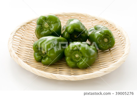 green pepper green pepper 39005276