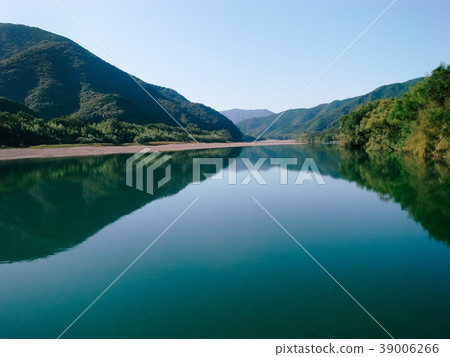 The Shimanto River in Kochi Prefecture The Shimanto River in Kochi Prefecture 39006266