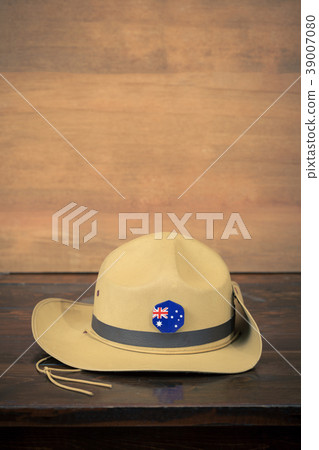 Anzac army slouch hat with Australian Flag Anzac army slouch hat with Australian Flag 39007080