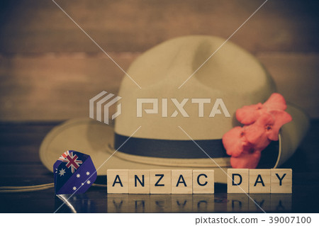 Anzac army slouch hat with red flower on vintage Anzac army slouch hat with red flower on vintage 39007100