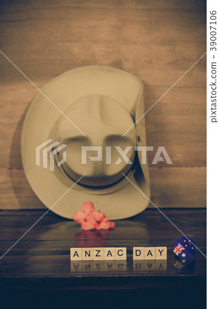 Anzac army slouch hat with red flower on vintage Anzac army slouch hat with red flower on vintage 39007106