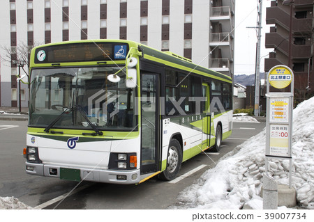 Iwate Transportation Bus (Hanamaki / Former Kokusai Kogyo Bus) stopped in front of Kitakami Station Iwate Transportation Bus (Hanamaki / Former Kokusai Kogyo Bus) stopped in front of Kitakami Station 39007734