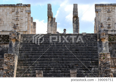 Temple of the Warrior (Chichen Itza) 39009751
