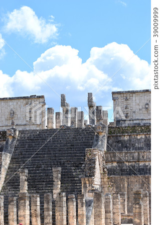 Temple of the Warrior (Chichen Itza) 39009999