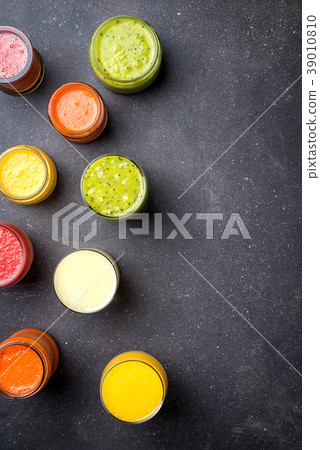Glasses of fresh juice. Top view 39010810