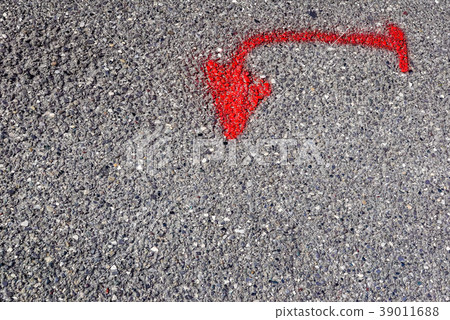red arrow on road asphalt pointing up weathered red arrow on road asphalt pointing up weathered 39011688