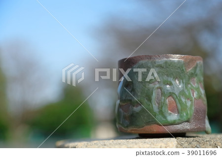 Shigaraki tea bowl Meinoko-5 Shigaraki tea bowl Meinoko-5 39011696