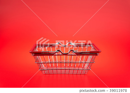 isolated shopping cart isolated shopping cart 39011978