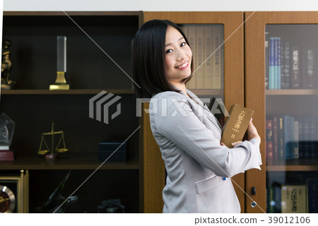 律師法官檢察官女人 39012106