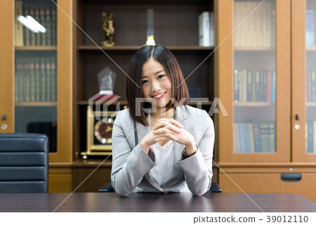 律師法官檢察官女人 39012110