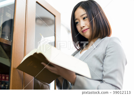 Lawyer Judge Prosecutor Woman 39012113