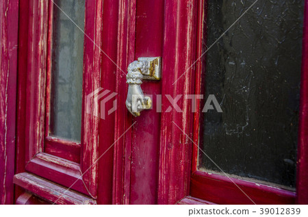 decorative detail of antique entrance door 39012839