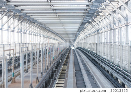 Ceiling fence of Yurikamome Rainbow Bridge section 39013535