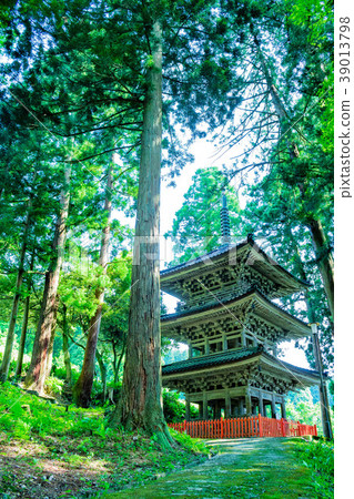 Three towers of Oiwa Sunrise Temple Three towers of Oiwa Sunrise Temple 39013798